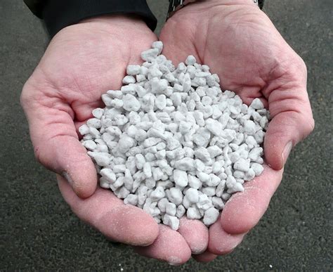 Perlite: Un Rivoluzionario Isolante Termico e Materiale Leggero per l'Industria Edilizia!